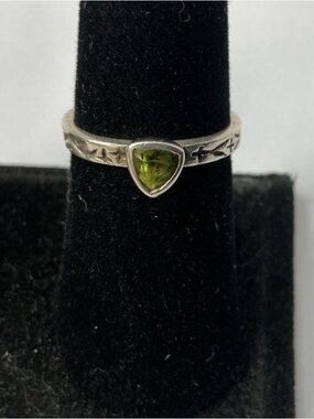 Women’s Silpada 925 Sterling Silver Trillion Cut Peridot Ring